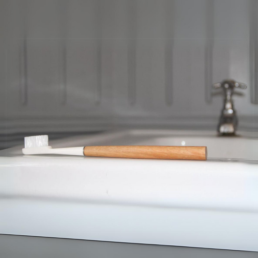 Cepillo de dientes recargable de madera
