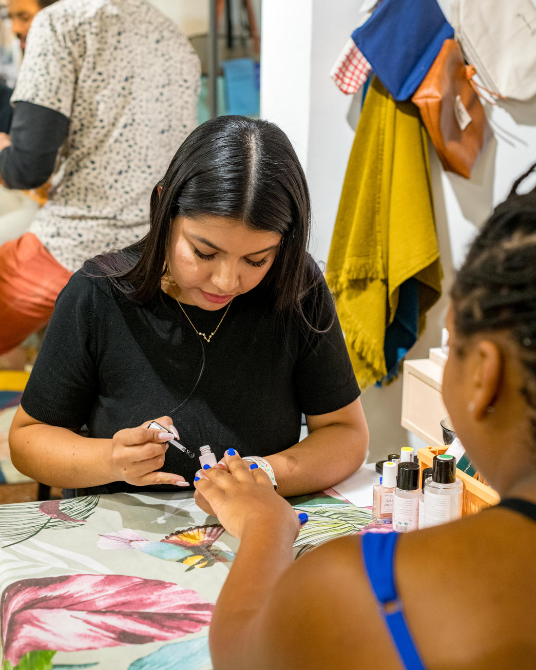 ¿Porqué comprar tus esmaltes de uñas Manucurist en Demà  es más sostenible?